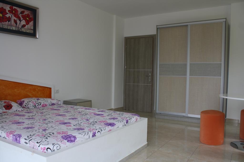 Kavalieri Hotel Borsh